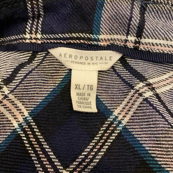 Aeropostale Navy and White Plaid Flannel Long Sleeve Button Down Top Sz XL - Picture 10 of 13